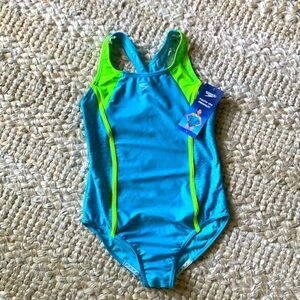 This is a brand new suit with tags. Size large. In great condition.